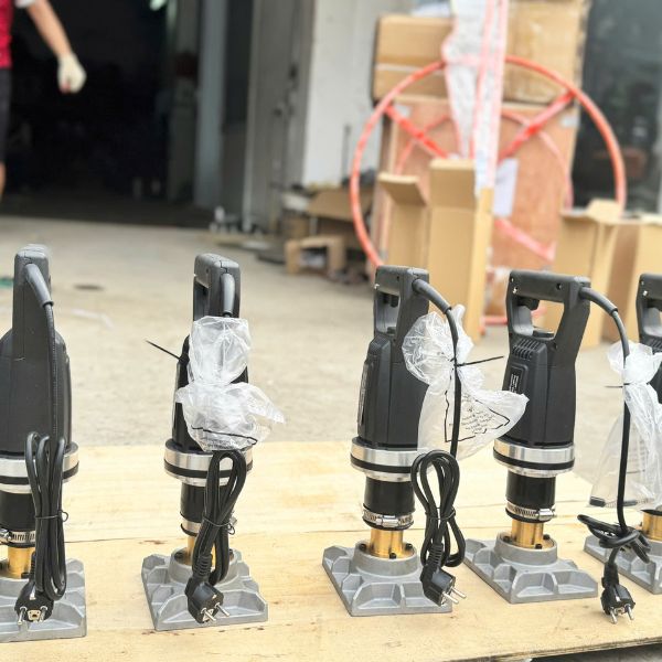 Máy đầm rung cột cầm tay