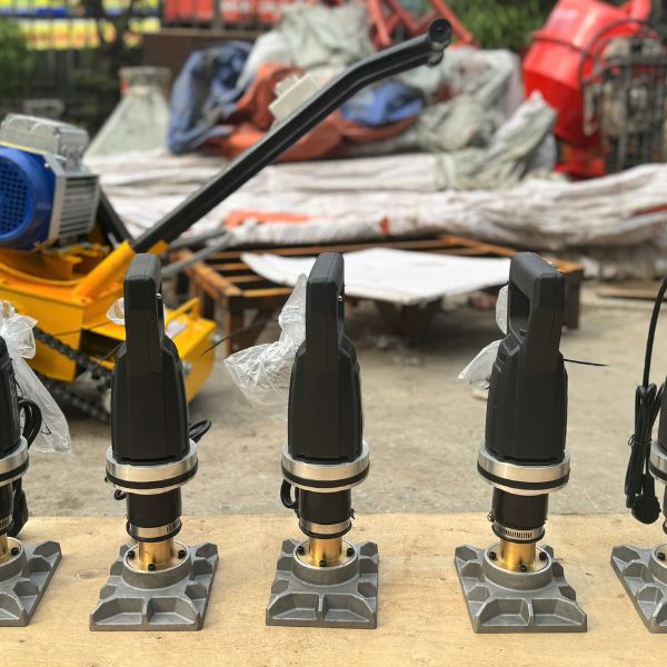 Máy đầm rung cột cầm tay